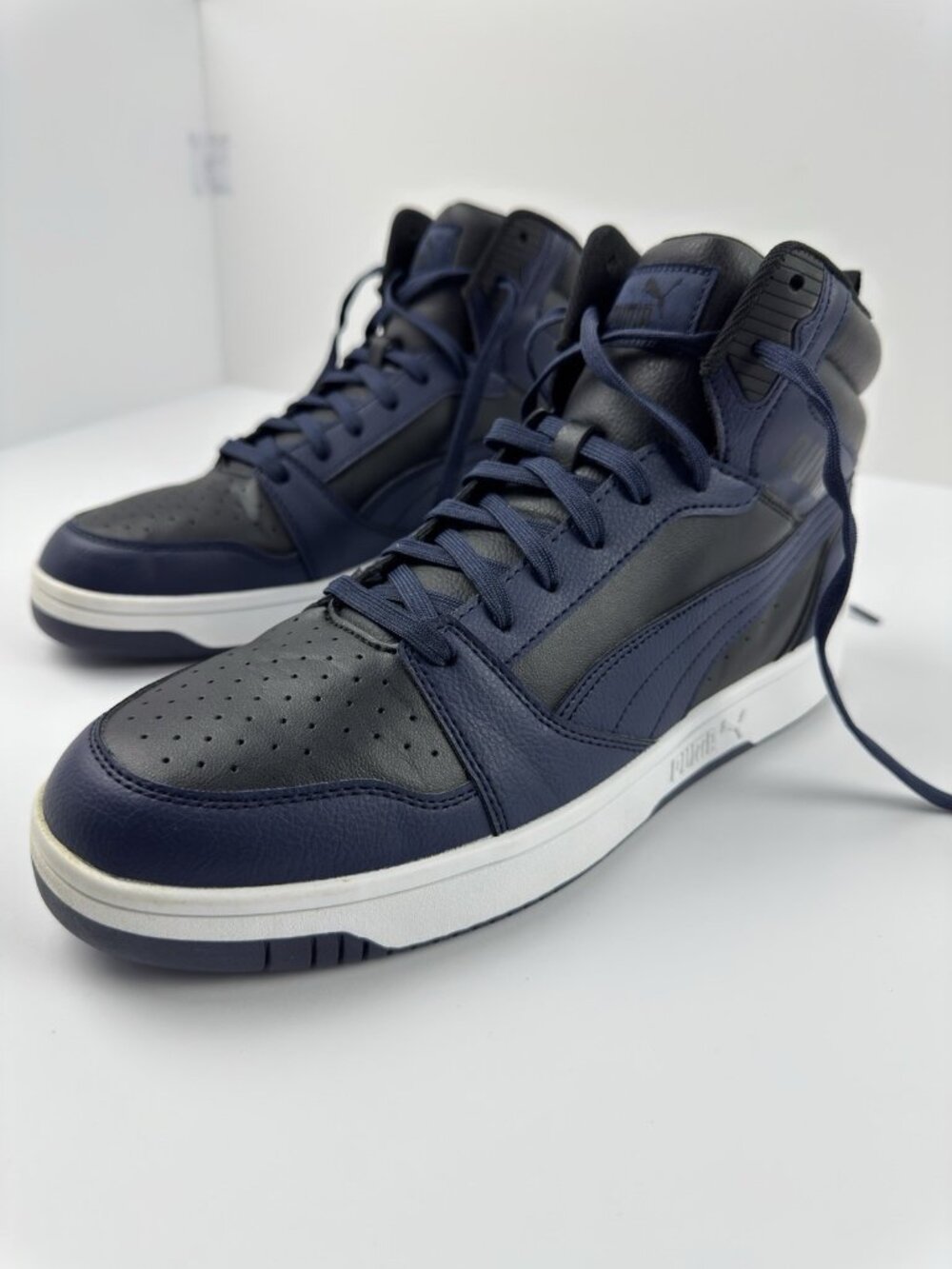 Puma Rebound Layup Suede Basketball Sneaker Puma Navy/ Puma White Size 11